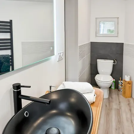 Holiday home Maison Au Coeur De La Vallee Du Cantal - 2pers *