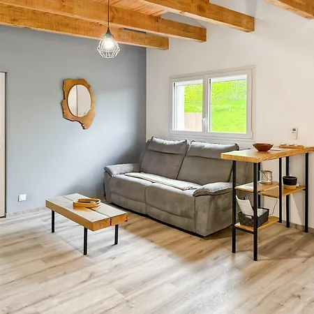 Maison Au Coeur De La Vallee Du Cantal - 2pers Lascelle